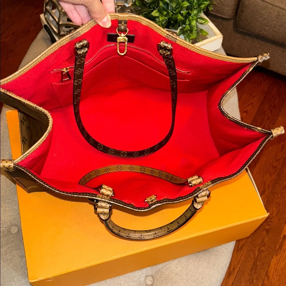 Louis Vuitton Onthego GM shoulder bag - Picture 10 of 17